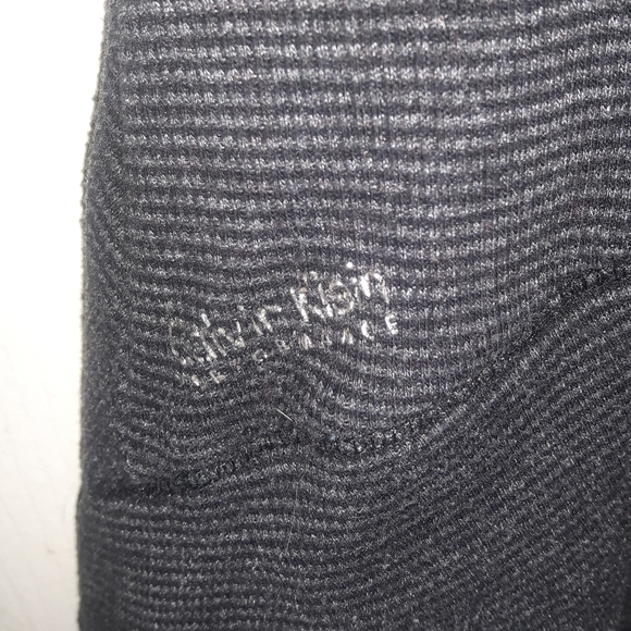 💌 5 for 15 - Small Black & Grey Striped Calvin Klein Hooded Top - Picture 4 of 4